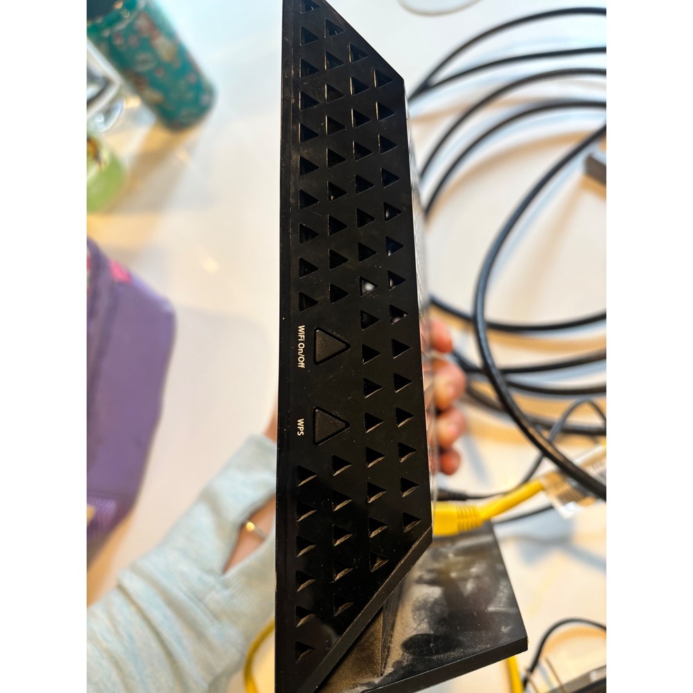 Netgear R6250 WiFi Router Arris SB6183 Cable Modem Bundle - Picture 6 of 8